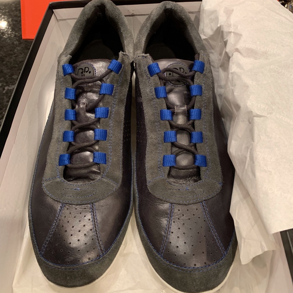 Donald Pliner men’s leather sneakers